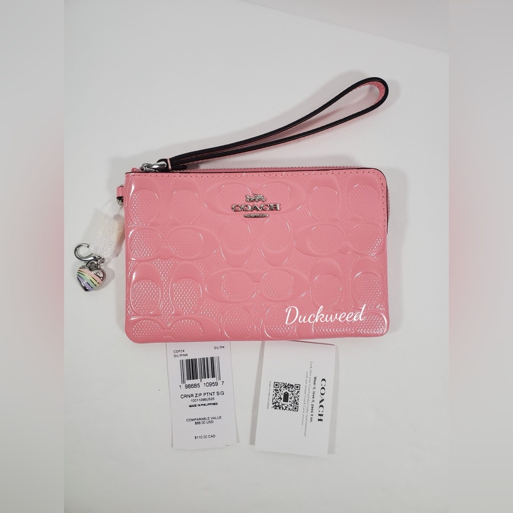Coach  Corner Zip Wristlet  With Heart Charm  NWT